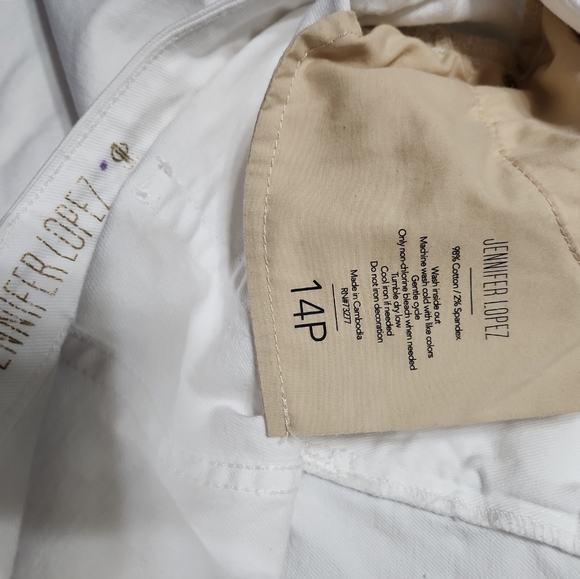 Jlo white Capri pants 14P women's - Picture 8 of 8